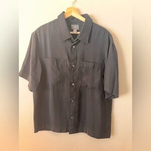 H&M Men’s Short Sleeve Button-Down Shirt in Charcoal
